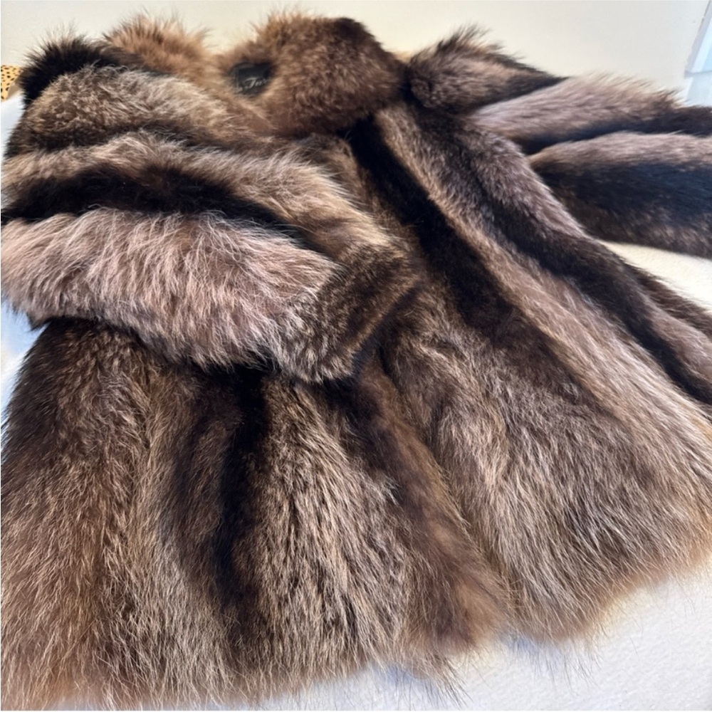 DION FURS Chicago fur size 12-14 Large - Picture 2 of 12